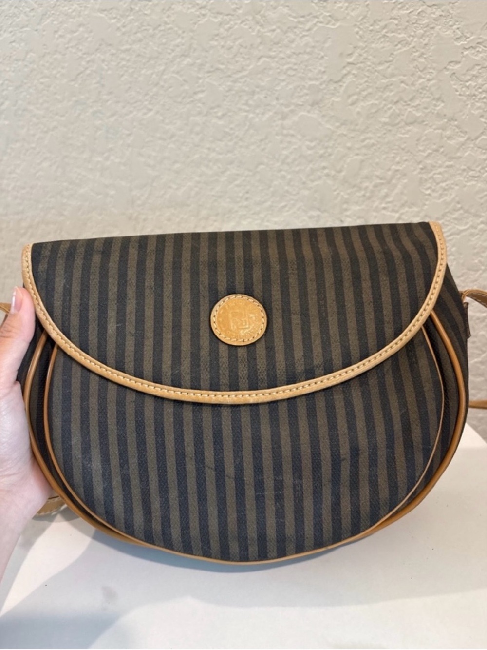 Fendi Vintage Pequín Stripe
Crossbody Bag - Picture 3 of 15